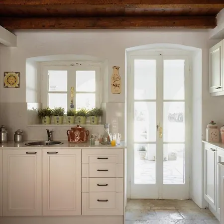 Avrami Inicio * Kokkínion